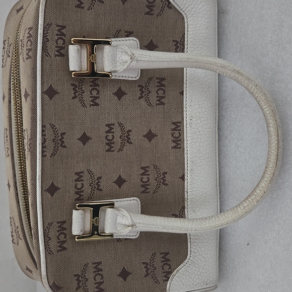 Pre Loved MCM Vintage White and Gold Handbag - Picture 2 of 14